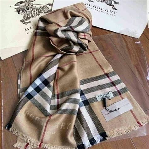 etichette burberry pashmina